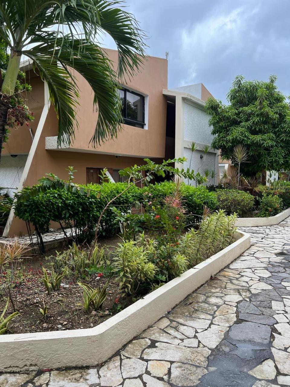 Hotel Tropicana Santo Domingo La Viva Exterior photo