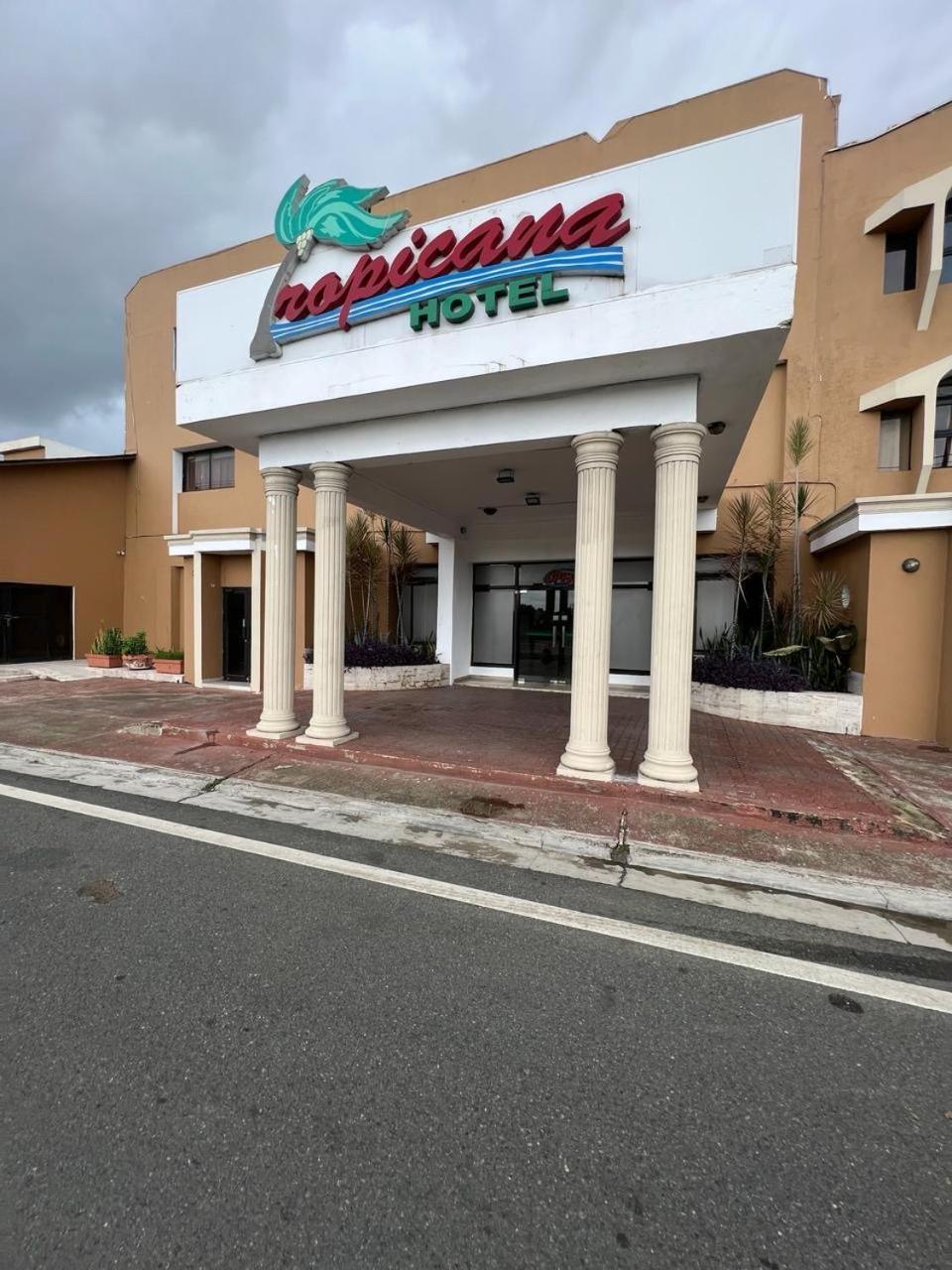 Hotel Tropicana Santo Domingo La Viva Exterior photo