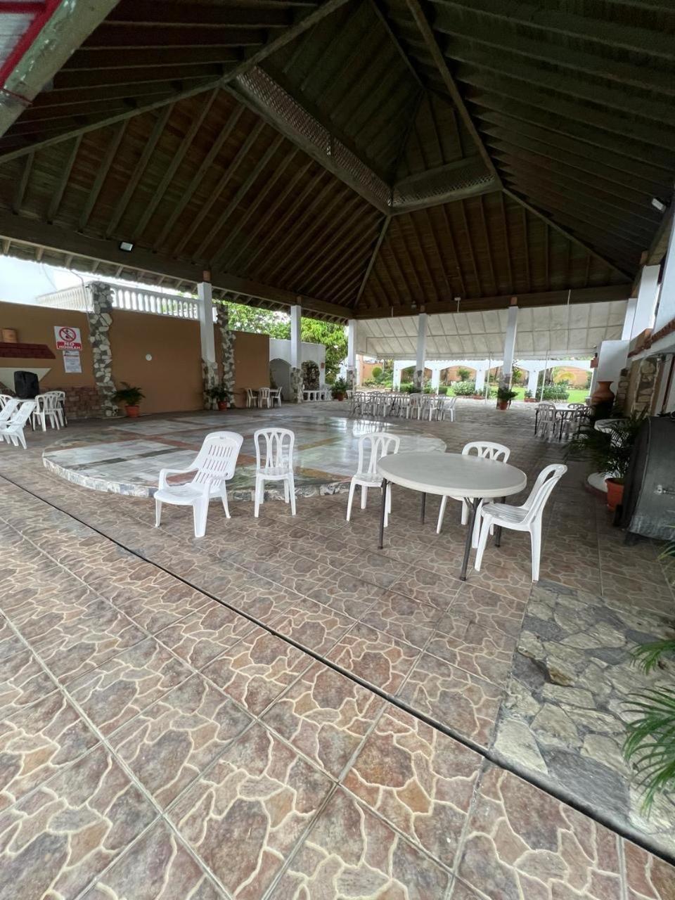 Hotel Tropicana Santo Domingo La Viva Exterior photo