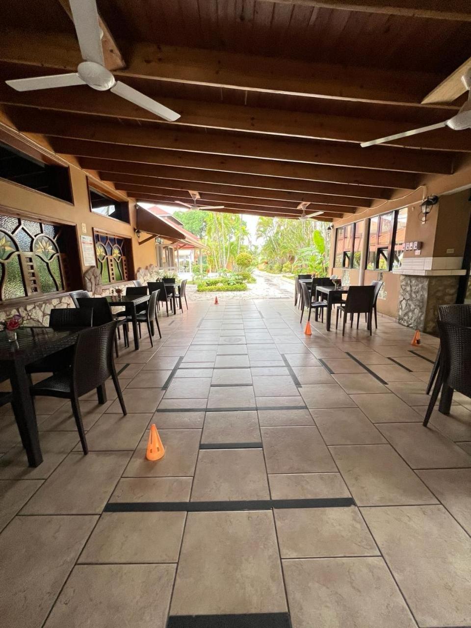 Hotel Tropicana Santo Domingo La Viva Exterior photo