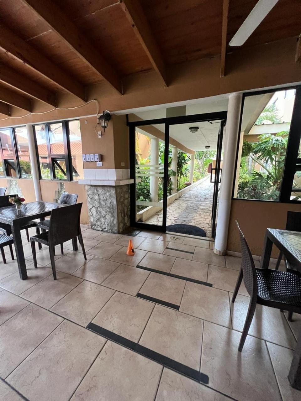 Hotel Tropicana Santo Domingo La Viva Exterior photo